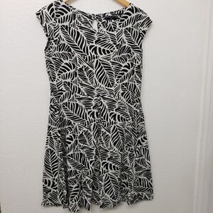 Bella Jones Leaf Pattern Dress Size L